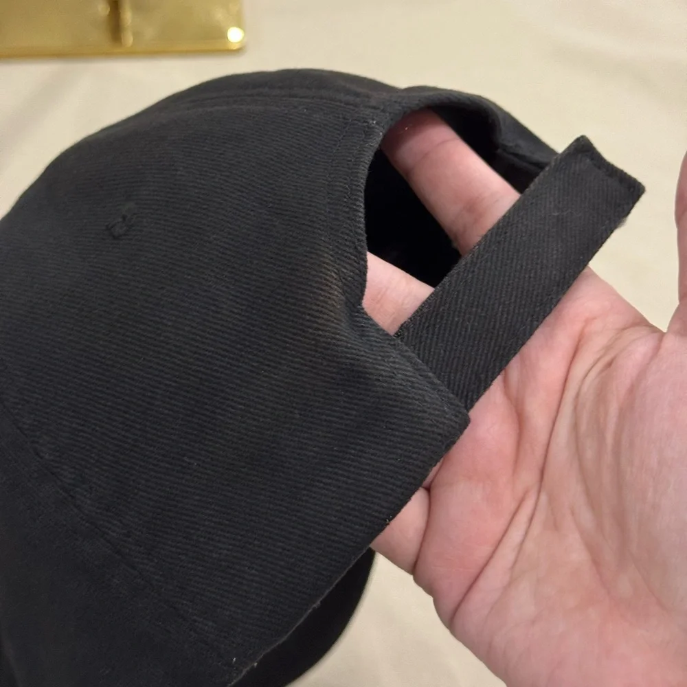 ❌SOLD❌ Balenciaga Classic Black Baseball Cap - Picture 4 of 10